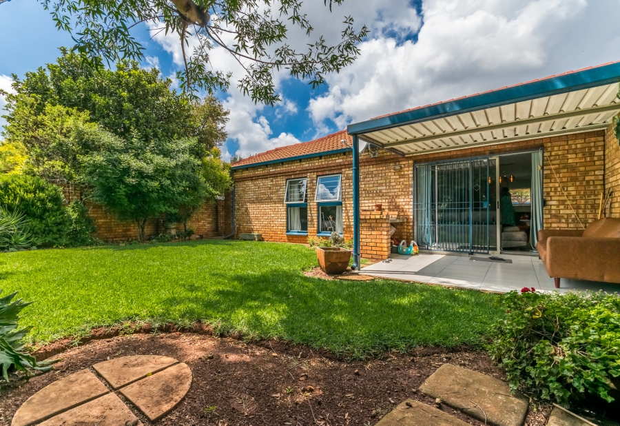 3 Bedroom Property for Sale in Die Hoewes Gauteng