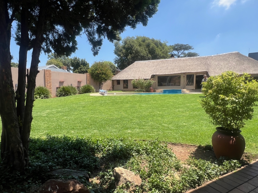 5 Bedroom Property for Sale in Alberante Gauteng