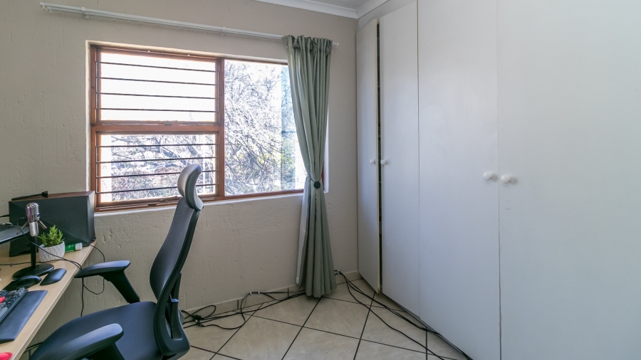 To Let 2 Bedroom Property for Rent in Buccleuch Gauteng