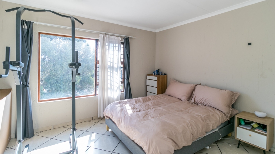 To Let 2 Bedroom Property for Rent in Buccleuch Gauteng