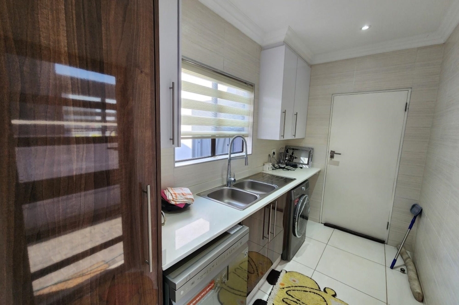 To Let 3 Bedroom Property for Rent in Helderwyk Gauteng