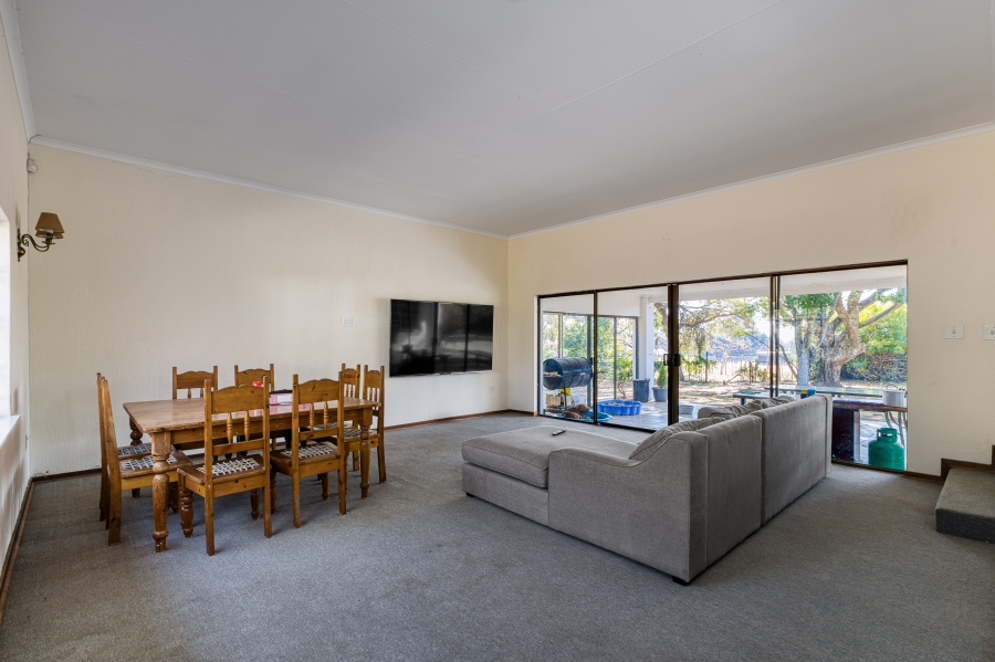 To Let 4 Bedroom Property for Rent in Chartwell Gauteng