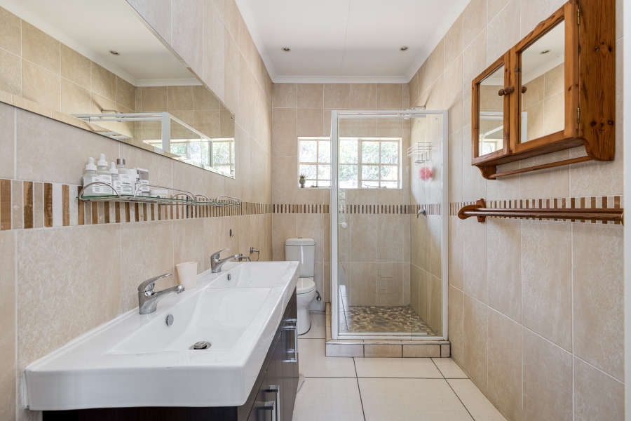 To Let 4 Bedroom Property for Rent in Chartwell Gauteng