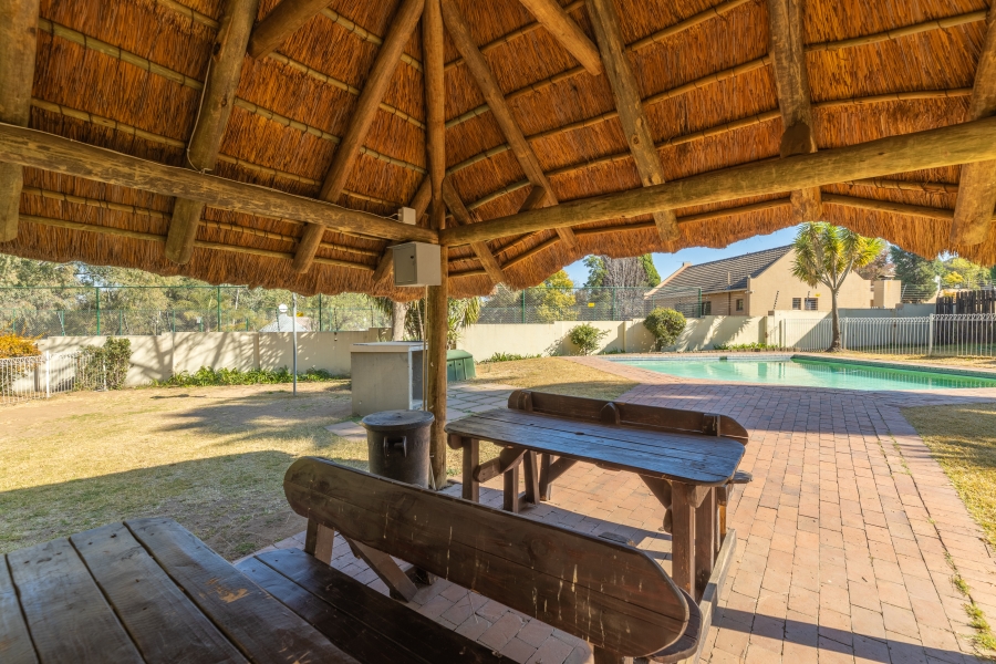 2 Bedroom Property for Sale in Douglasdale Gauteng