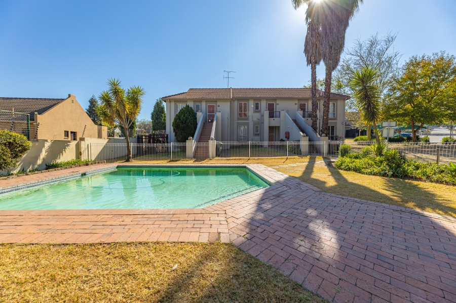 2 Bedroom Property for Sale in Douglasdale Gauteng