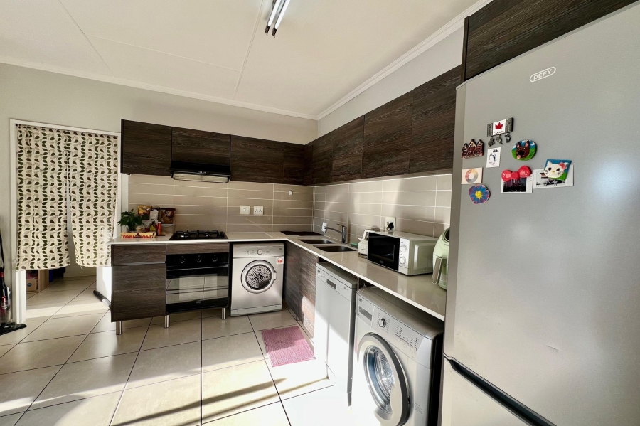 1 Bedroom Property for Sale in Bryanston Gauteng