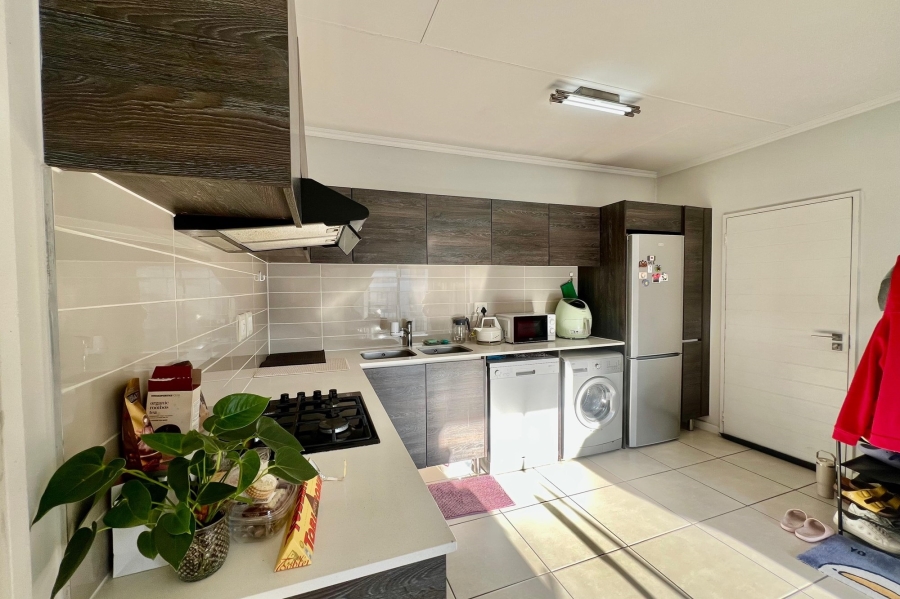 1 Bedroom Property for Sale in Bryanston Gauteng