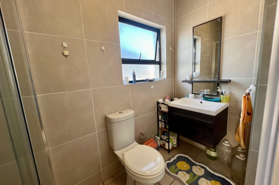 1 Bedroom Property for Sale in Bryanston Gauteng