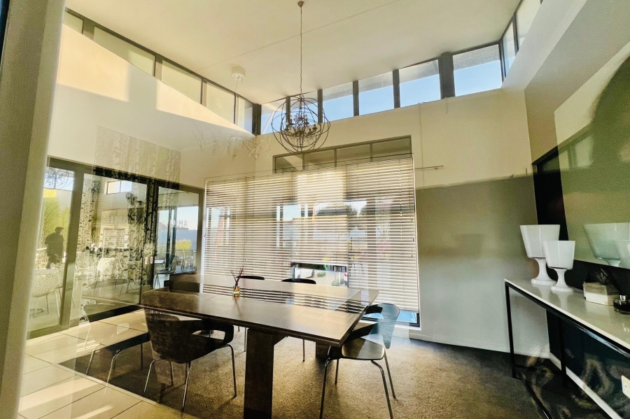1 Bedroom Property for Sale in Bryanston Gauteng