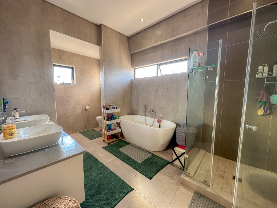 4 Bedroom Property for Sale in Midstream Meadows Gauteng