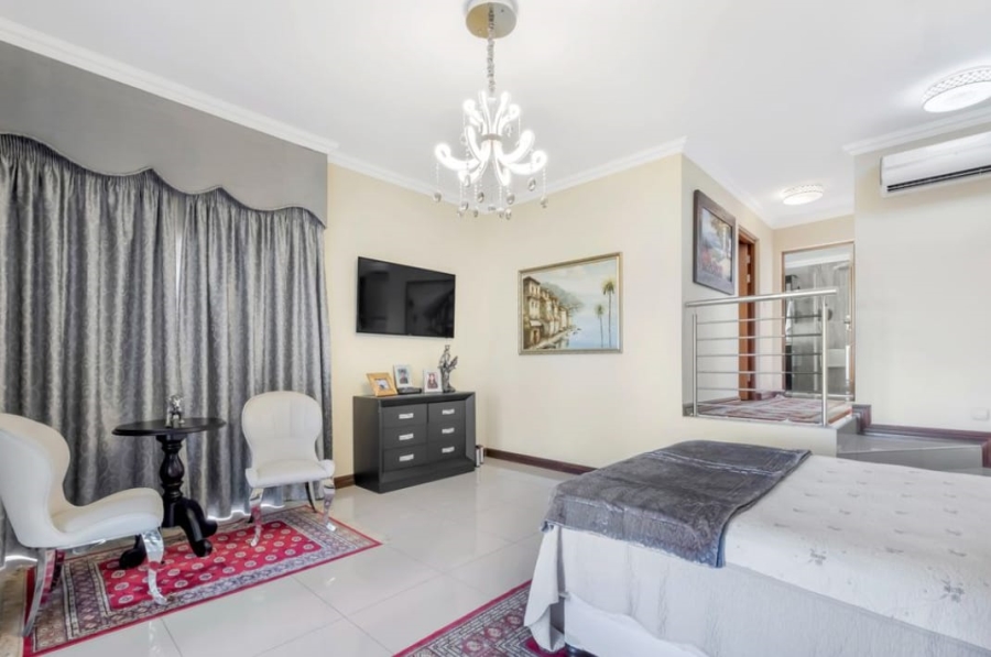 4 Bedroom Property for Sale in Little Falls Gauteng