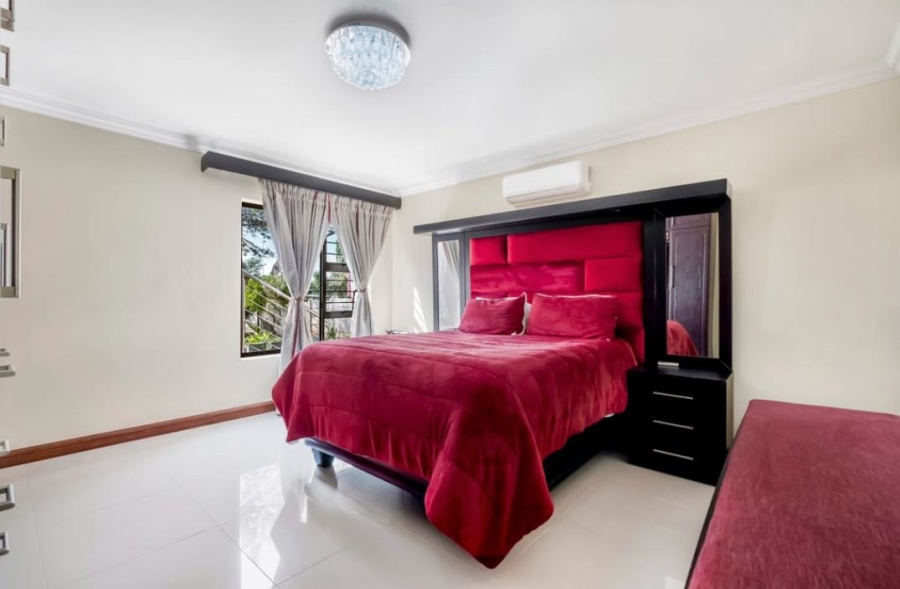 4 Bedroom Property for Sale in Little Falls Gauteng