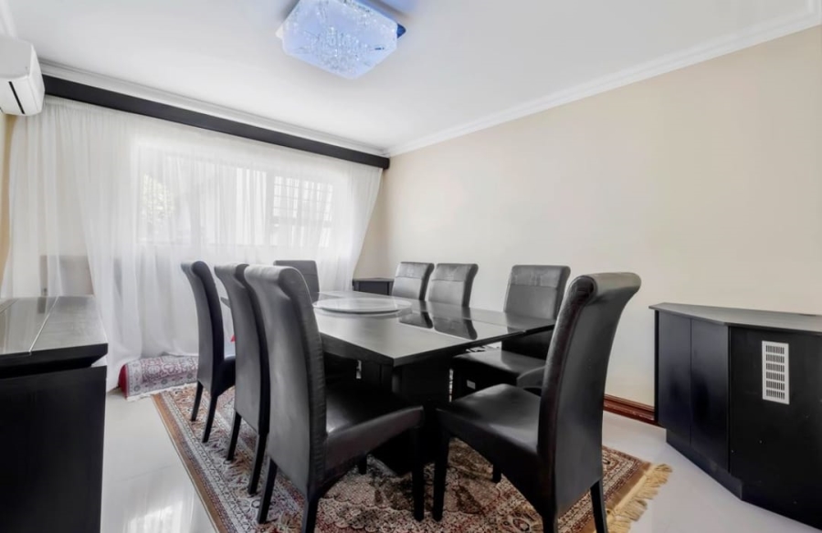 4 Bedroom Property for Sale in Little Falls Gauteng