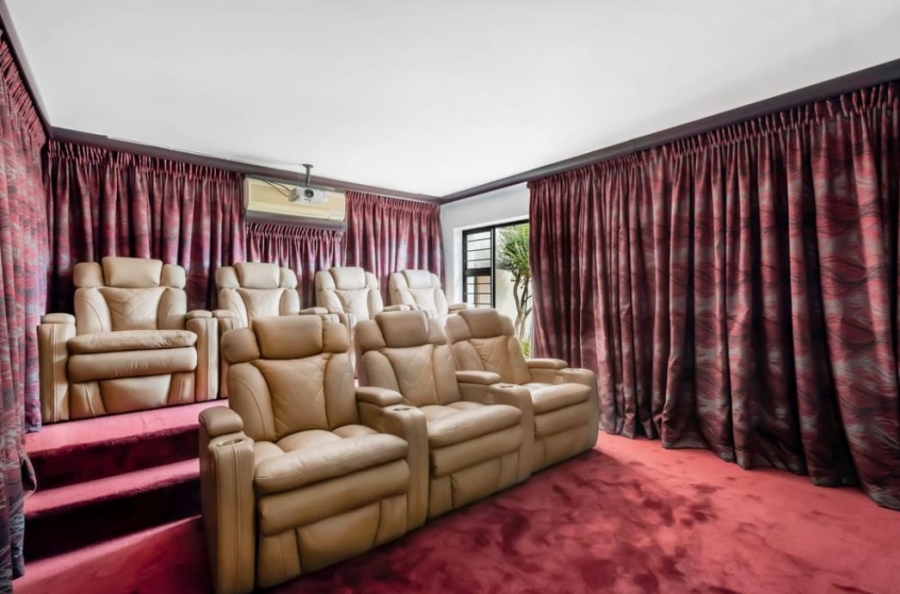 4 Bedroom Property for Sale in Little Falls Gauteng