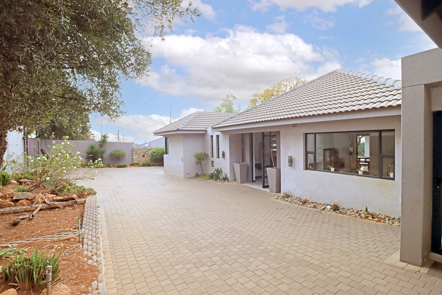 4 Bedroom Property for Sale in Linksfield Gauteng