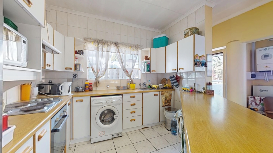 3 Bedroom Property for Sale in Parkhill Gardens Gauteng