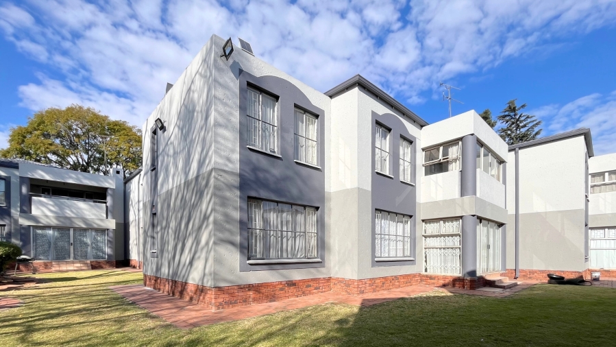 3 Bedroom Property for Sale in Parkhill Gardens Gauteng