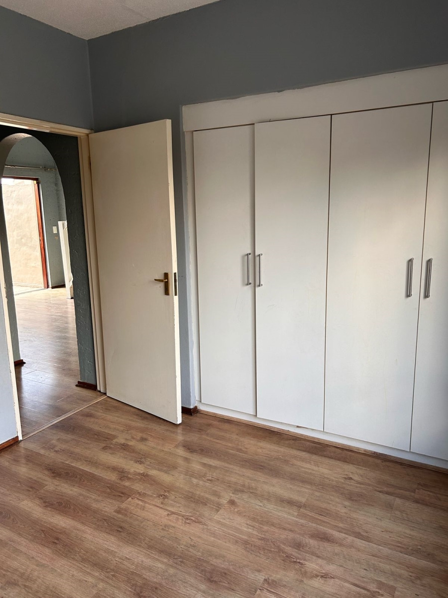 2 Bedroom Property for Sale in Lonehill Gauteng
