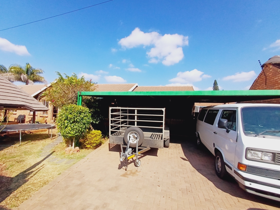 4 Bedroom Property for Sale in Montana Park Gauteng