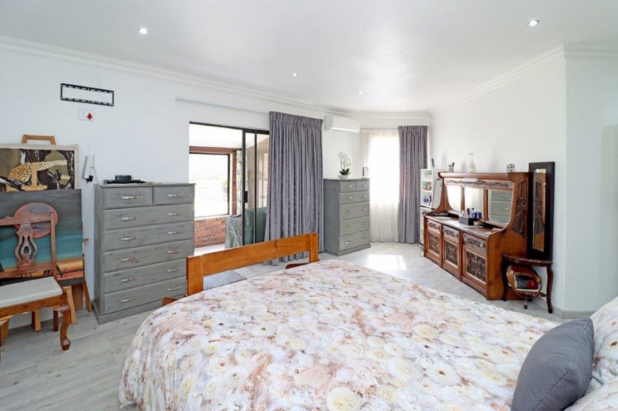 4 Bedroom Property for Sale in Marais Steyn Park Gauteng