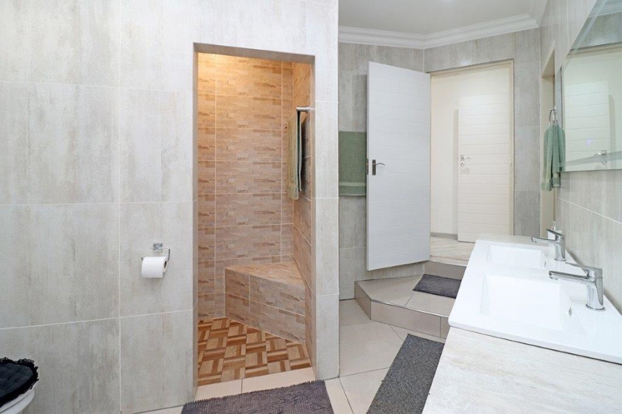 4 Bedroom Property for Sale in Marais Steyn Park Gauteng