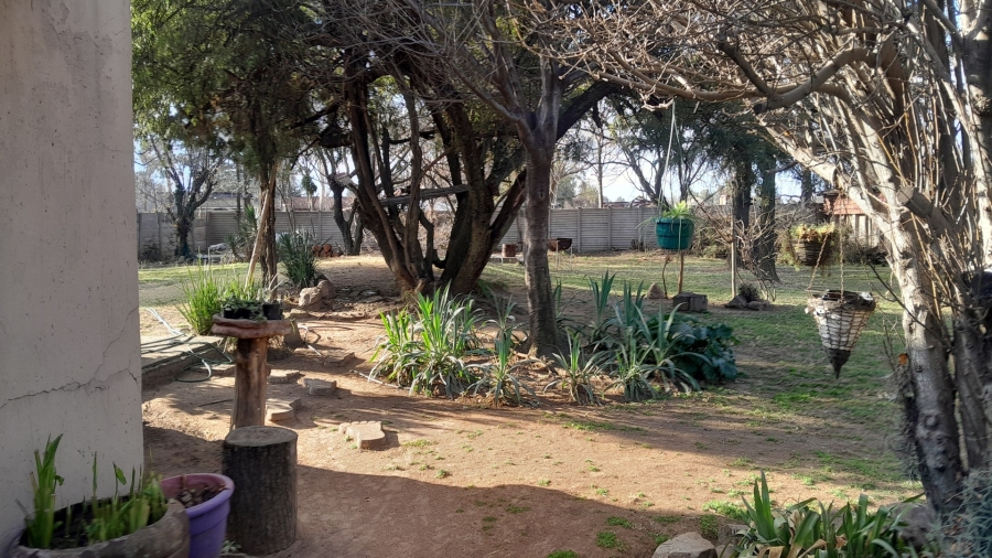 3 Bedroom Property for Sale in Theoville Gauteng