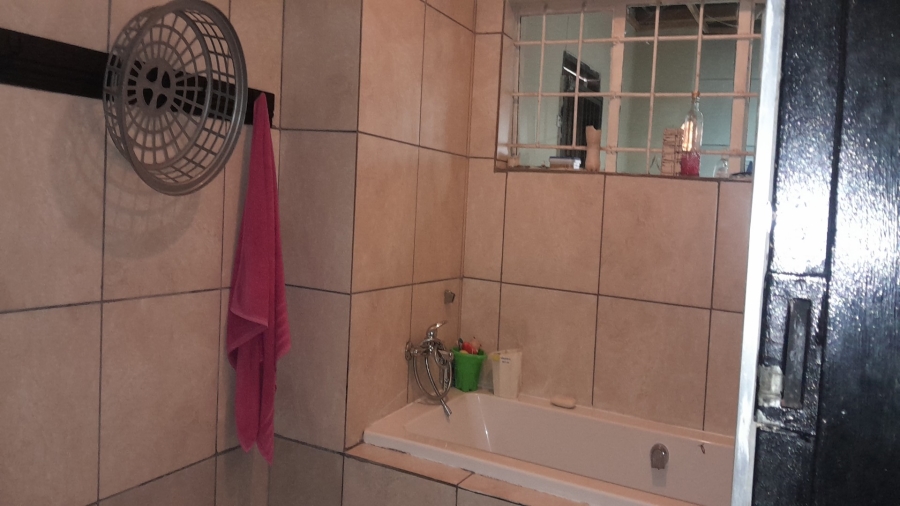 3 Bedroom Property for Sale in Theoville Gauteng