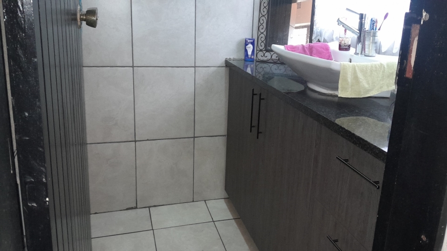 3 Bedroom Property for Sale in Theoville Gauteng