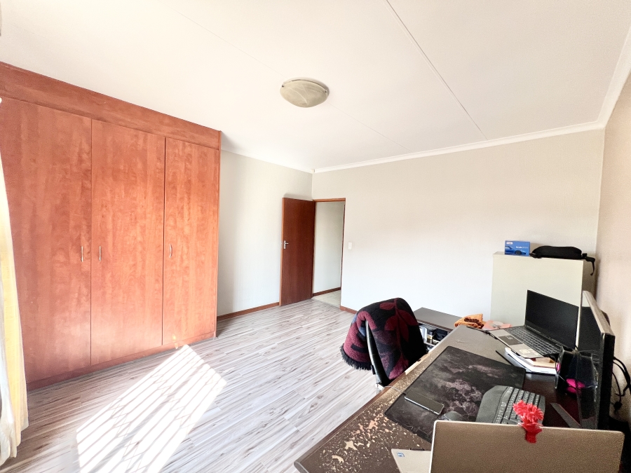 3 Bedroom Property for Sale in Country View Estate Gauteng