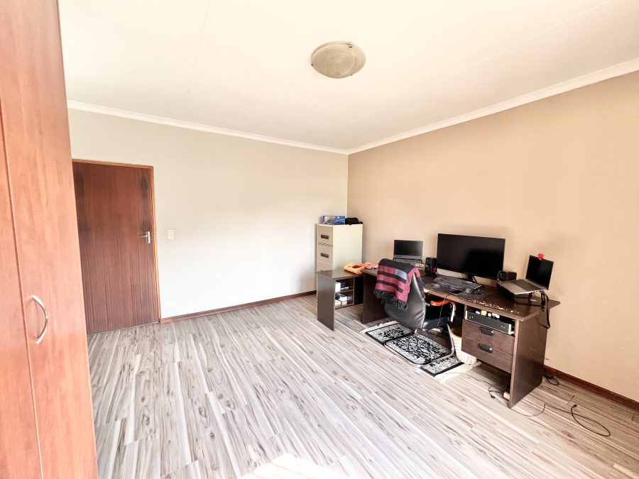 3 Bedroom Property for Sale in Country View Estate Gauteng