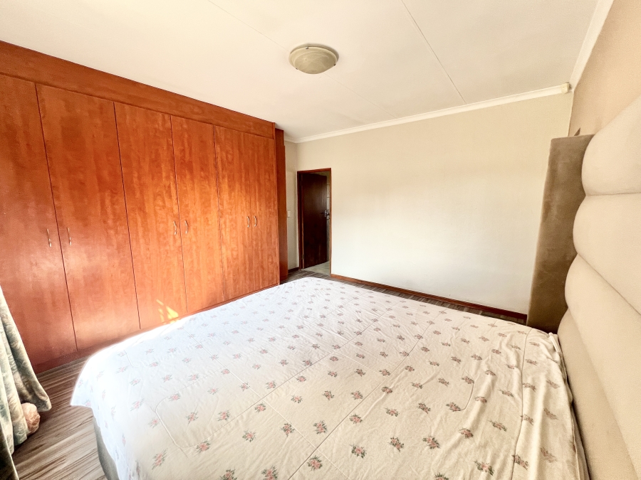 3 Bedroom Property for Sale in Country View Estate Gauteng