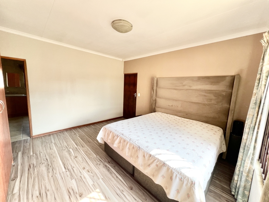 3 Bedroom Property for Sale in Country View Estate Gauteng