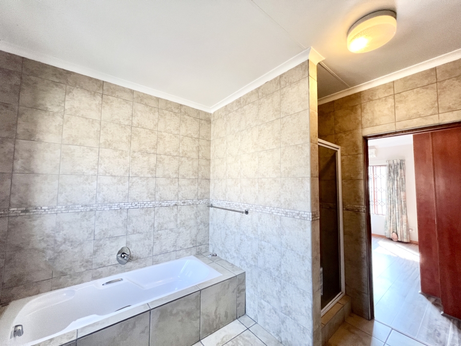 3 Bedroom Property for Sale in Country View Estate Gauteng