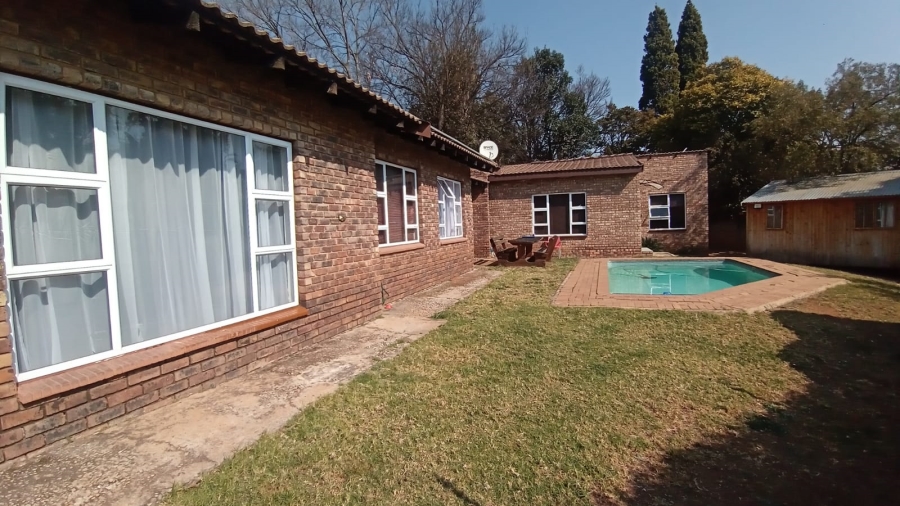 3 Bedroom Property for Sale in Radiokop Gauteng