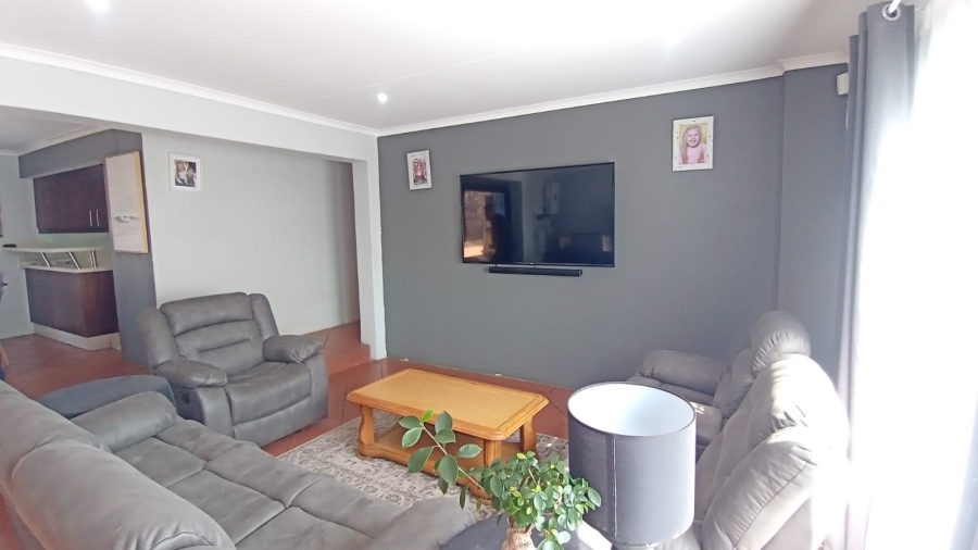 3 Bedroom Property for Sale in Radiokop Gauteng