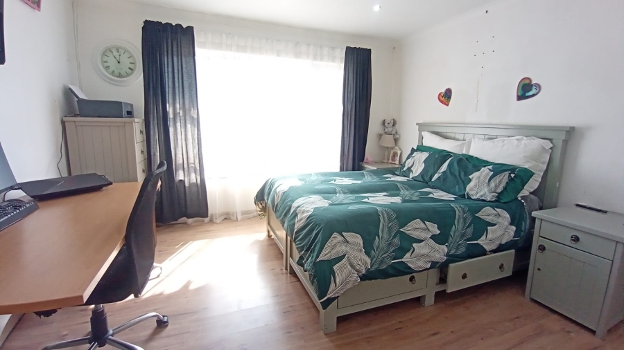3 Bedroom Property for Sale in Radiokop Gauteng