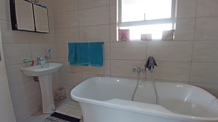 3 Bedroom Property for Sale in Radiokop Gauteng