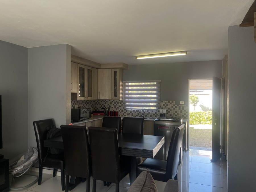 To Let 2 Bedroom Property for Rent in Heuwelsig Estate Gauteng
