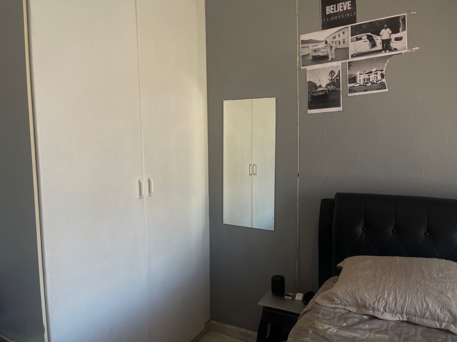 To Let 2 Bedroom Property for Rent in Heuwelsig Estate Gauteng