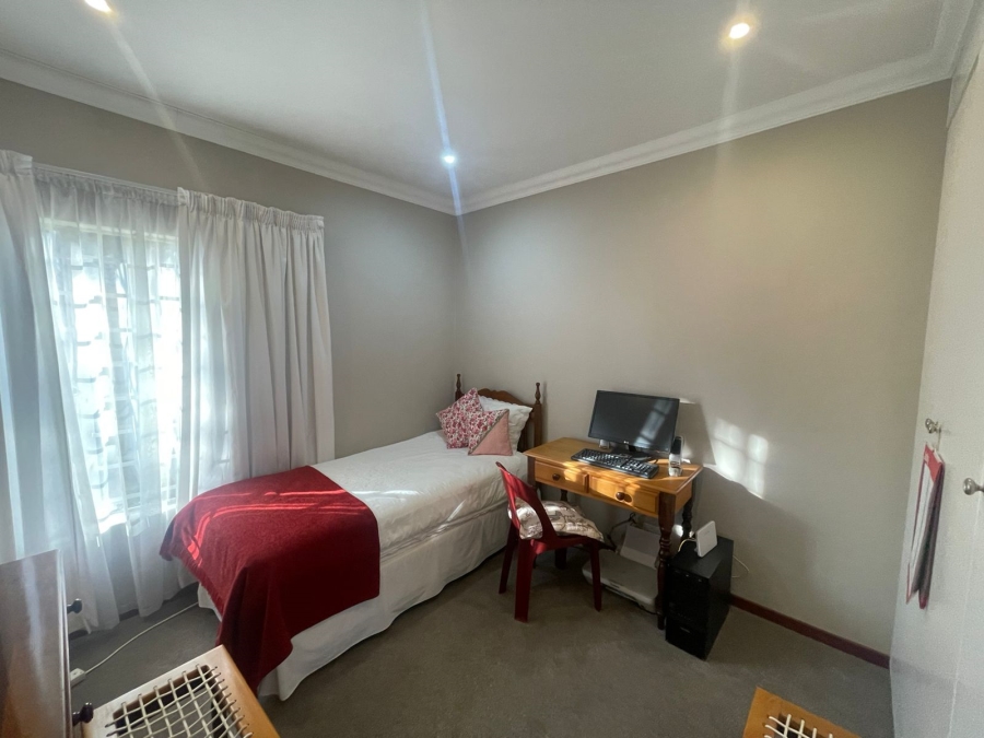 To Let 2 Bedroom Property for Rent in Eldoraigne Gauteng