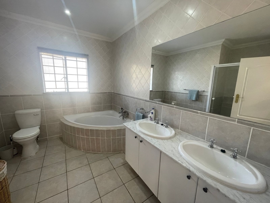 To Let 2 Bedroom Property for Rent in Eldoraigne Gauteng