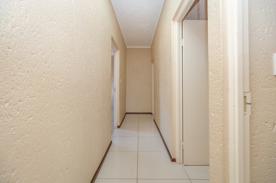 To Let 3 Bedroom Property for Rent in Constantia Kloof Gauteng