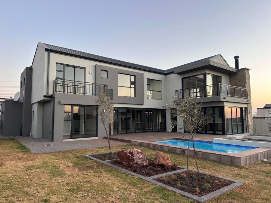 5 Bedroom Property for Sale in Midstream Heights Gauteng