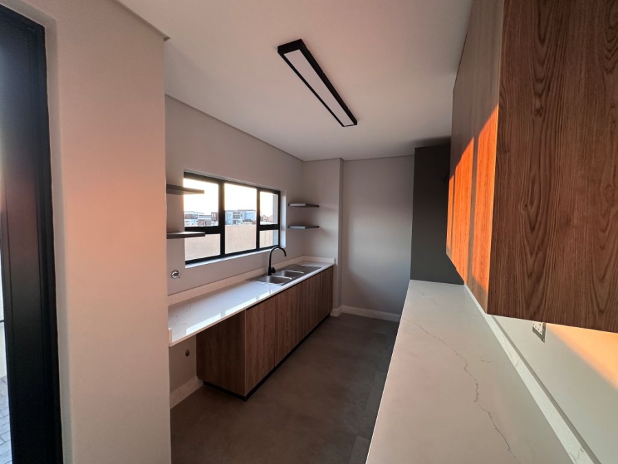 5 Bedroom Property for Sale in Midstream Heights Gauteng