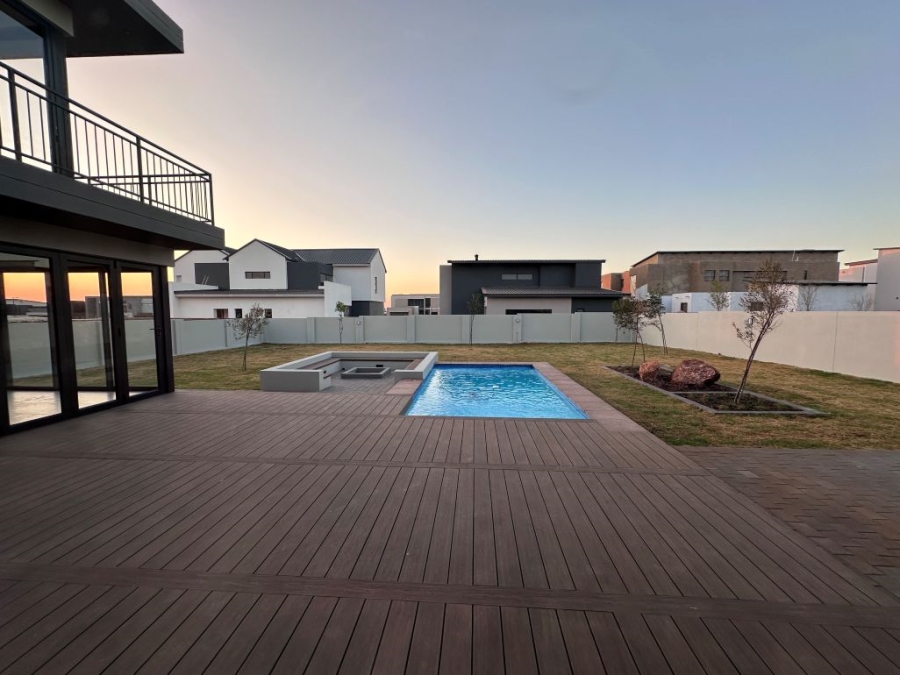 5 Bedroom Property for Sale in Midstream Heights Gauteng