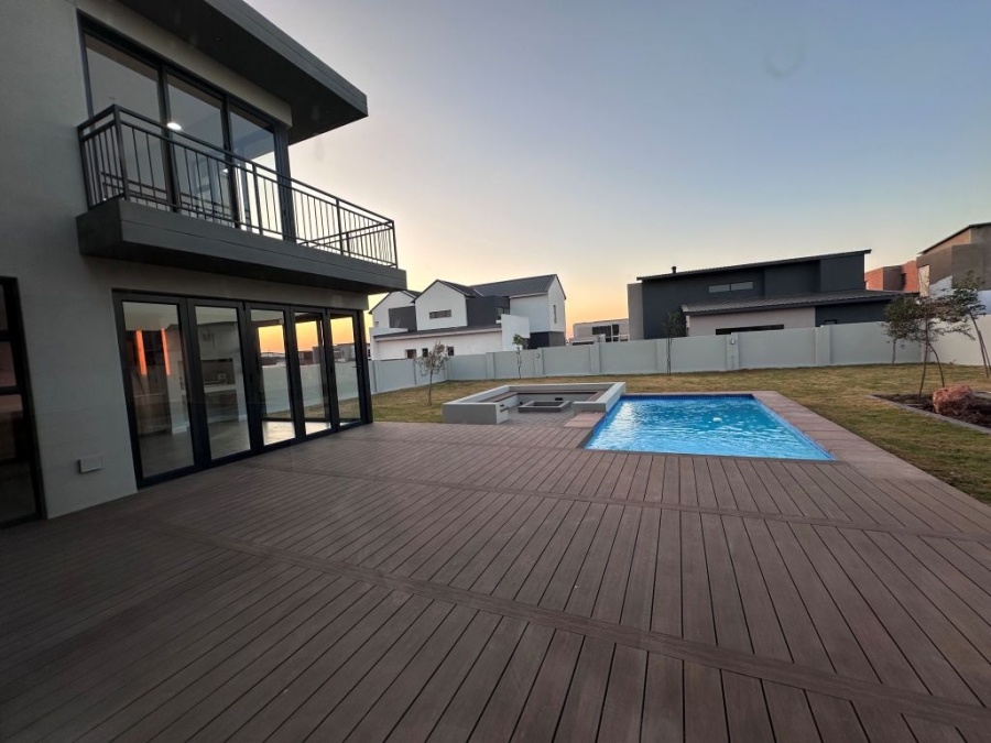 5 Bedroom Property for Sale in Midstream Heights Gauteng