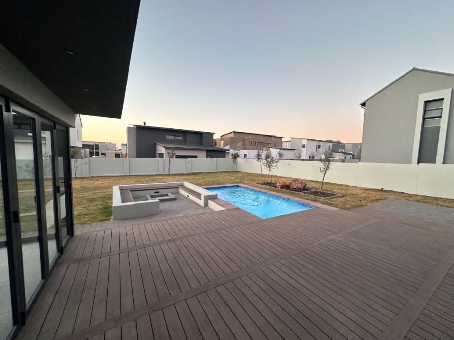 5 Bedroom Property for Sale in Midstream Heights Gauteng