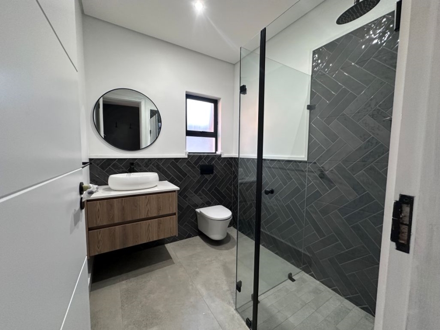 5 Bedroom Property for Sale in Midstream Heights Gauteng