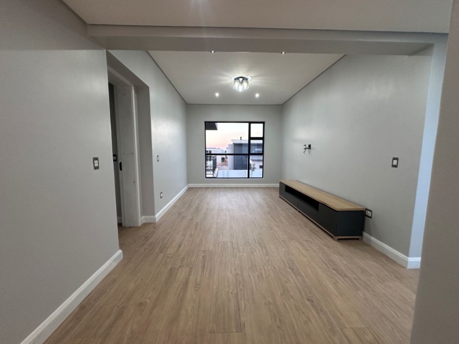 5 Bedroom Property for Sale in Midstream Heights Gauteng