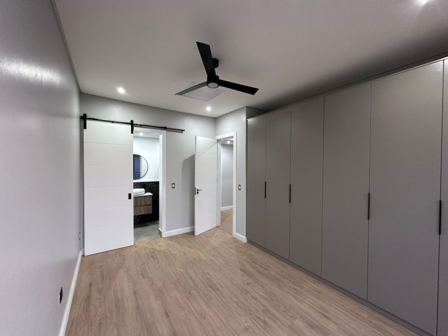 5 Bedroom Property for Sale in Midstream Heights Gauteng